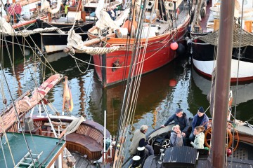 Paeckchen vor der Heringsregatta in Kappeln